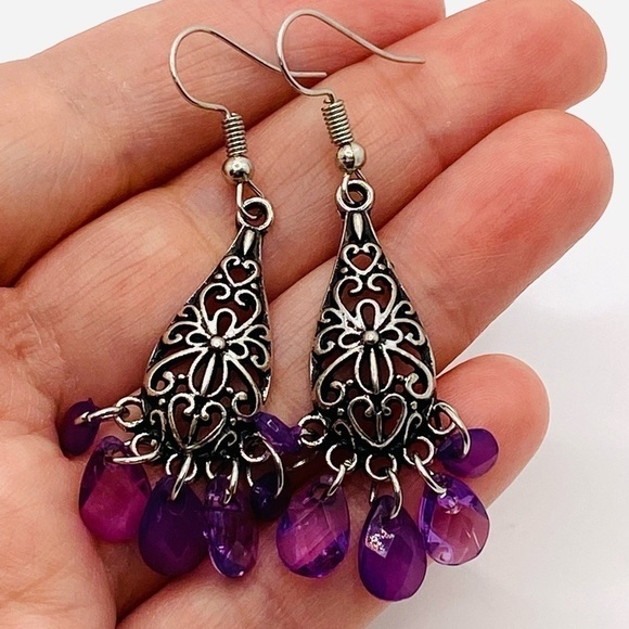 Earrings Dangles Silver Tone purple acrylic - Picture 4 of 7